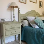 Le Domaine Des Pres Du Hom Bed & Breakfast 3*