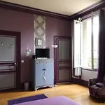 Le Domaine Des Pres Du Hom Bed & Breakfast Bézu-Saint-Éloi
