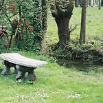 Le Domaine Des Pres Du Hom Bed & Breakfast Bézu-Saint-Éloi