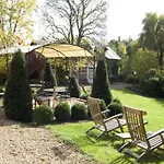Bed & Breakfast Le Domaine Des Pres Du Hom 3*