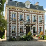 Bed & Breakfast Le Domaine Des Pres Du Hom 3*