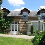 Le Domaine Des Pres Du Hom 3* Bezu-Saint-Eloi