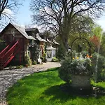 Le Domaine Des Pres Du Hom Bed & Breakfast Bézu-Saint-Éloi