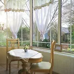 Le Domaine Des Pres Du Hom Bed & Breakfast 3*
