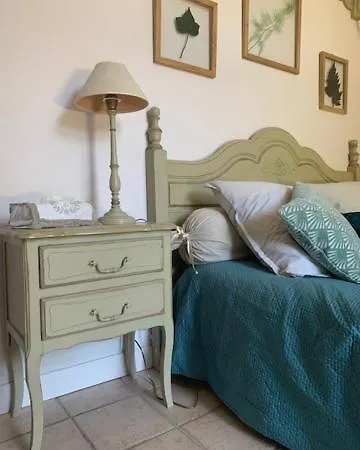 Le Domaine Des Pres Du Hom Bed and Breakfast 4*