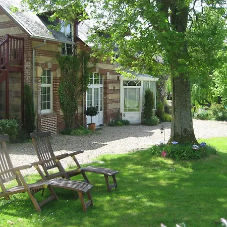 Bed and Breakfast Le Domaine Des Pres Du Hom 4*