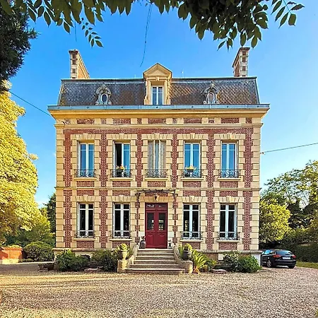 Le Domaine Des Prés Du Hom Bed and breakfast 3*