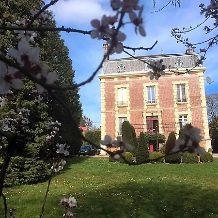 Bed and breakfast Le Domaine Des Prés Du Hom 3*