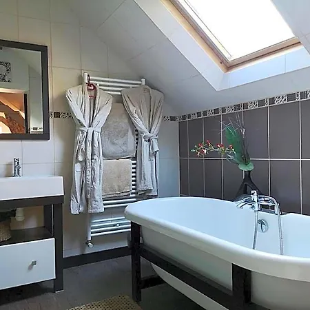 Le Domaine Des Prés Du Hom Bed and breakfast 3*