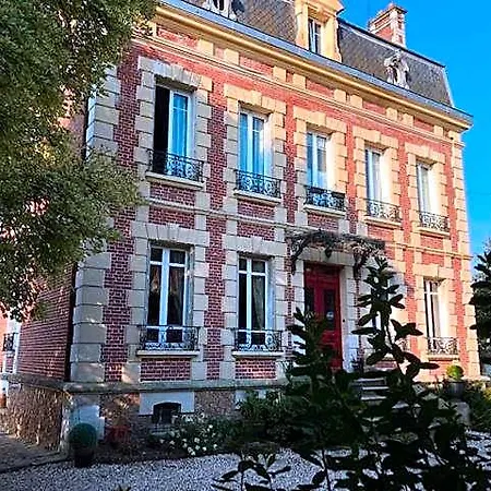 Bed and breakfast Le Domaine Des Prés Du Hom 3*