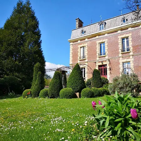 Le Domaine Des Pres Du Hom Bed and Breakfast Bézu-Saint-Éloi