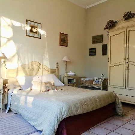 Le Domaine Des Pres Du Hom Bed and Breakfast